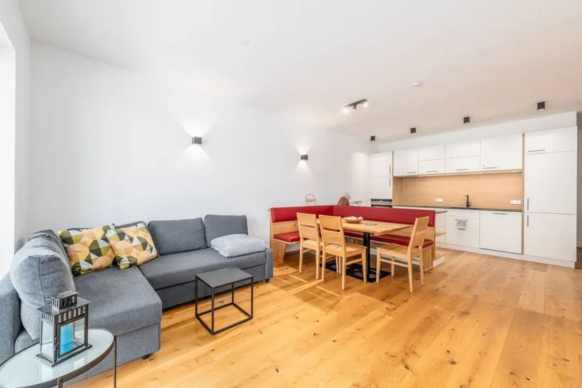 Family-friendly apartment with terrace - Image 1