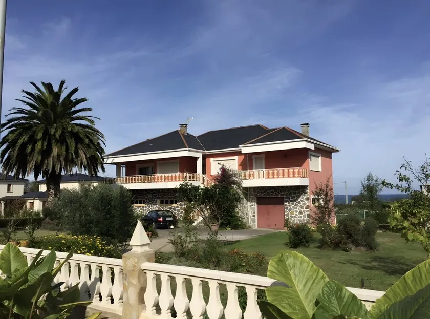 Fully equipped beautiful holiday home with terrace, barbeque & garden | Mountain view | Close to the beach | Good for workation - Image 1