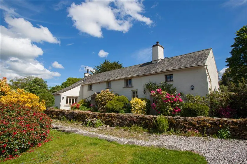 Cottage with garden - Image 1
