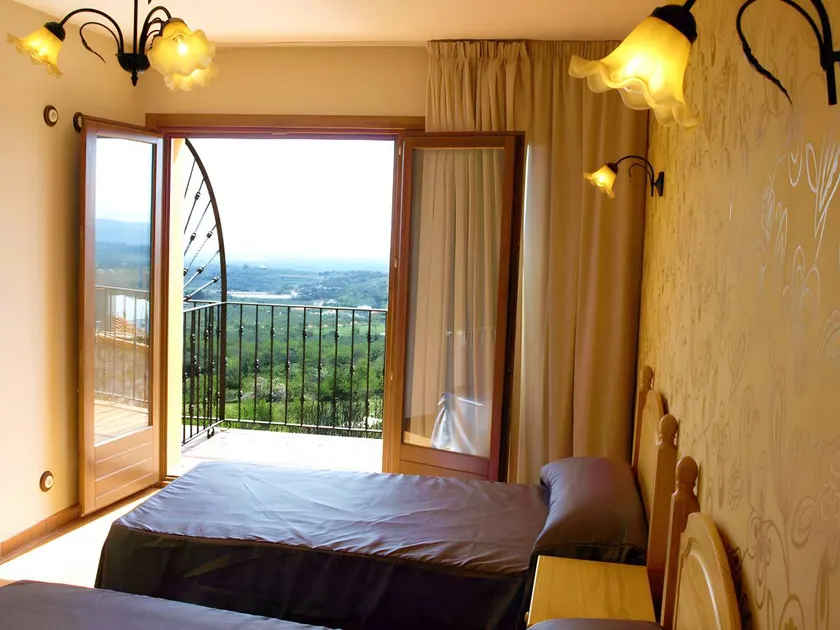 Holiday home with fast internet, terrace & garden | Garden view | Good for workation - Image 1