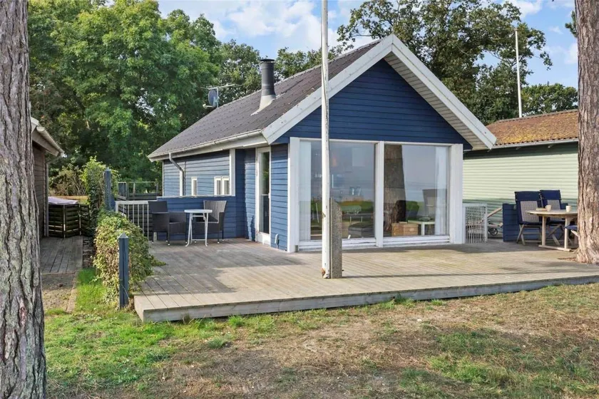 Holiday home with terrace & barbecue | Sea view - Image 1