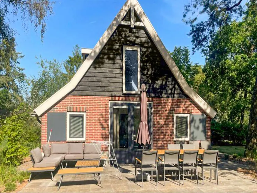 Wonderful holiday home with terrace & pool | Close to the beach - Image 1
