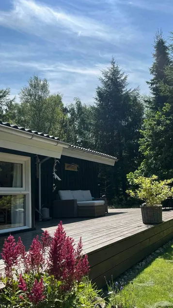 Family-oriented lovely house with barbeque, terrace & garden - Image 1