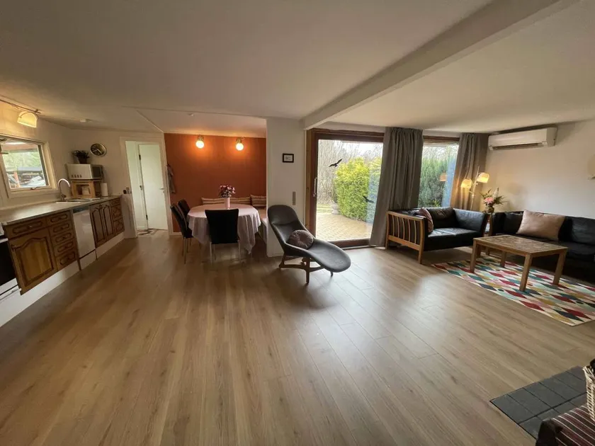 Holiday home with garden & barbeque - Image 1