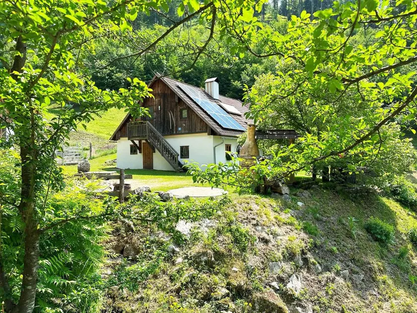 Cabin with barbeque & garden - Image 1