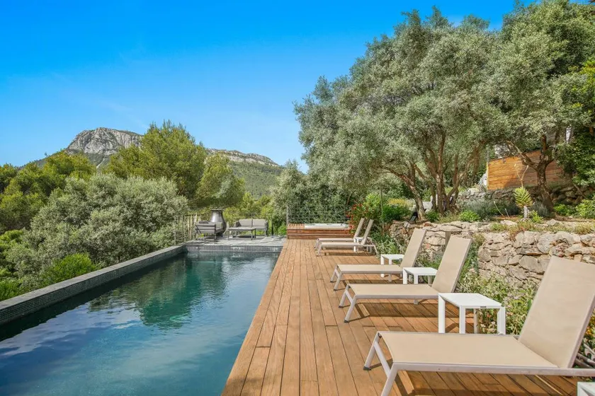 Mediterrane Villa mit Panoramablick auf das Meer - Image 1