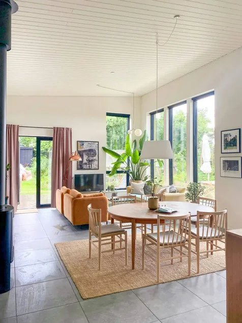 Family-friendly holiday home with terrace, barbeque & garden | Pet-friendly - Image 1