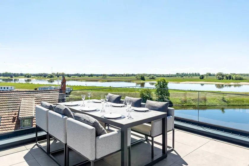 ELBE.6 – 5-star apartment directly on the Elbe - Image 1