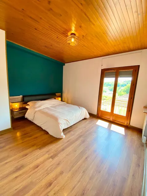 Apartment | Mountain view - Image 1