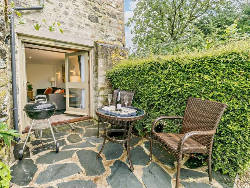 Flat with garden - Image 1