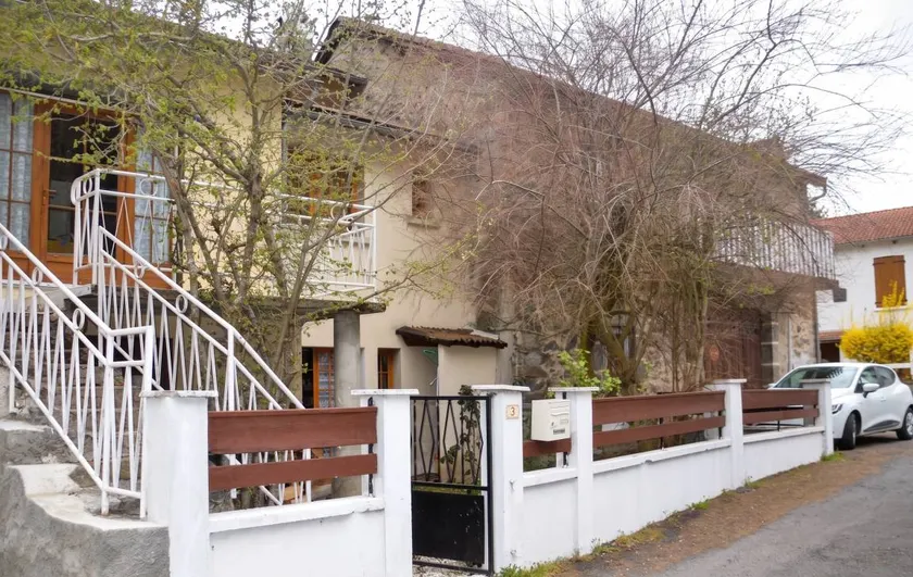 House with barbeque & garden | Mountain view - Image 1