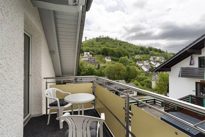Flat with garden | Mountain view - Image 1