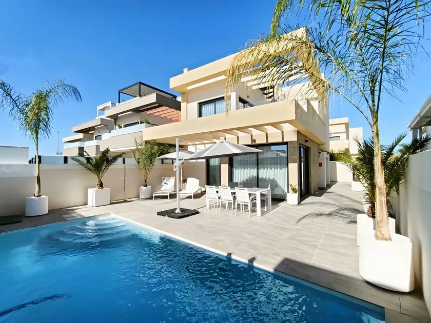 Holiday home with terrace, barbeque & private pool - Image 1