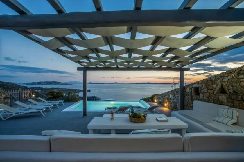 Villa with terrace, barbeque & pool - Image 1