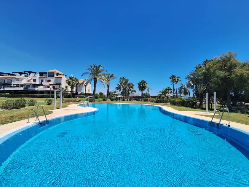 Wohnung mit Pool und Garten - Image 1