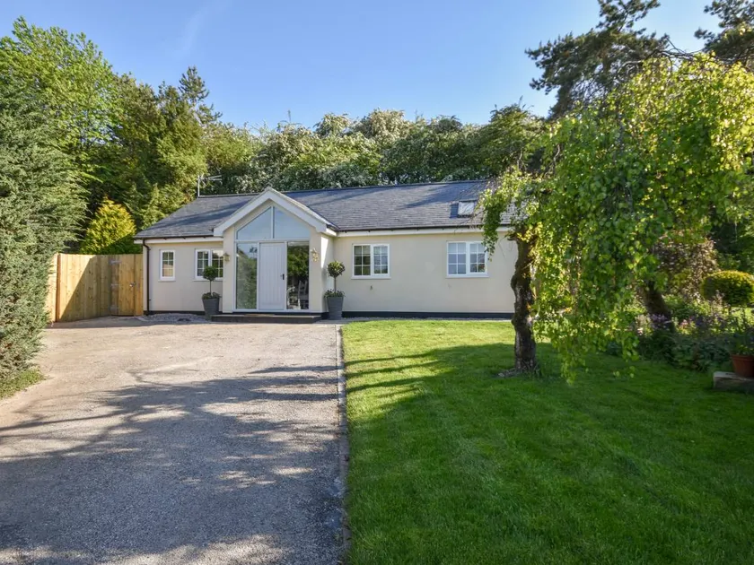 Cottage avec jardin - Image 1
