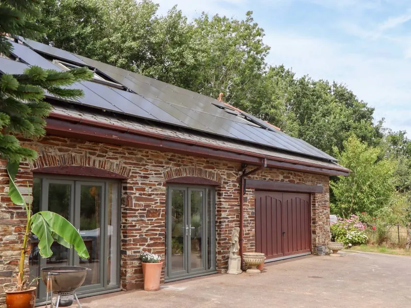 Children-friendly cottage with barbeque & garden - Image 1