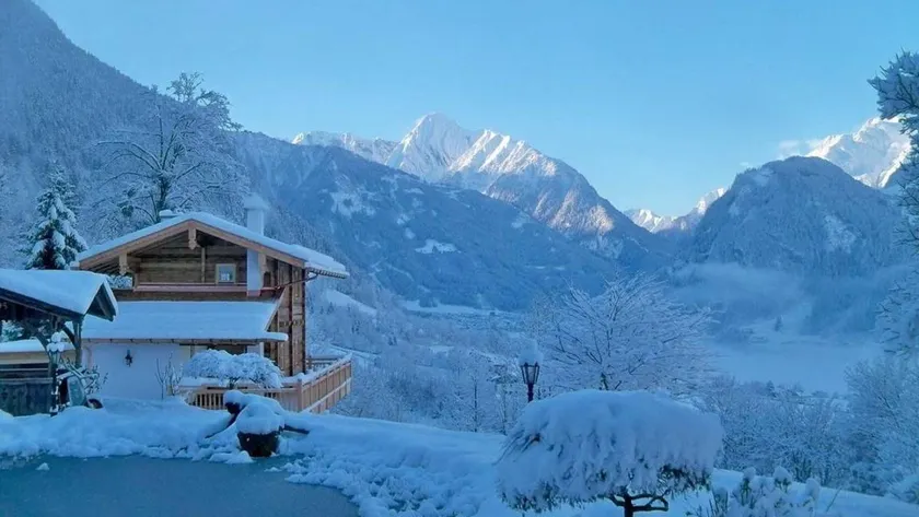 Schönes Ferienhaus mit Garten, Terrasse und Pool | Panoramablick | Haustiere erlaubt - Image 1