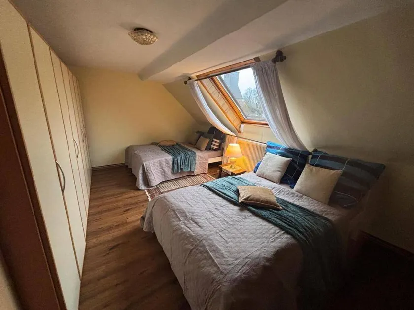 EifelRuhe 2 - Komfortable Ferienunterkunft für bis zu 10 Gäste mit 4 Schlafzimmern, großer Küche und genug Parkplätzen - ideal für Gruppen und Familien, Hunde zulässig - Image 1