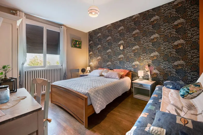 Bed and breakfast with terrace & garden | City view - Image 1