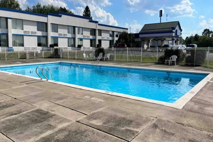 Holiday apartment with pool | Pet-friendly - Image 1