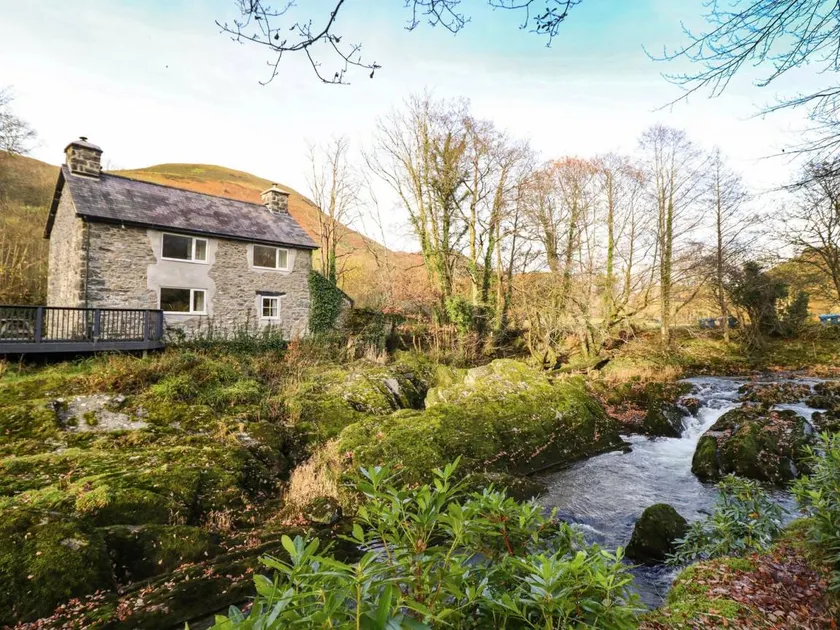 Family-oriented nice cottage with garden | Dogs allowed - Image 1