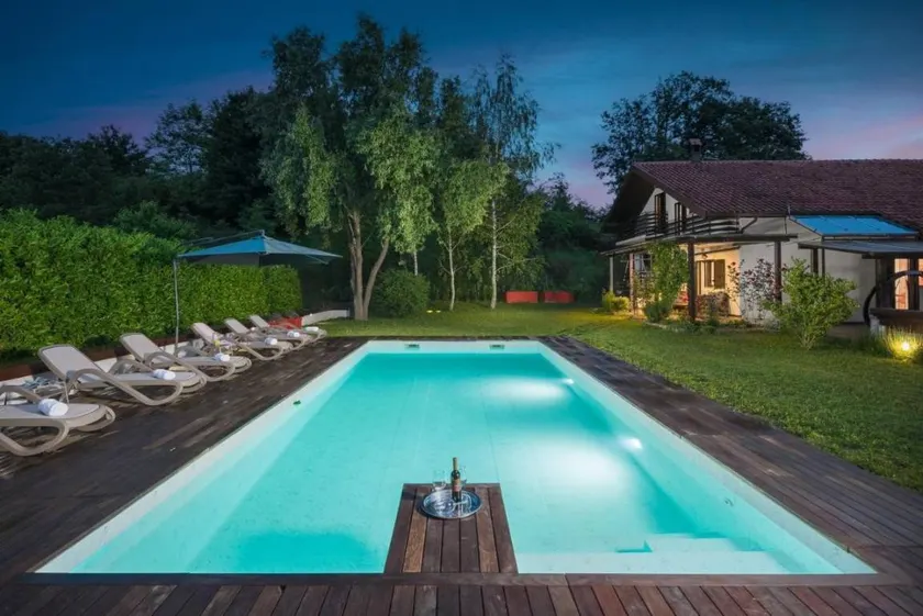 Villa con terraza, jardín y barbacoa - Image 1