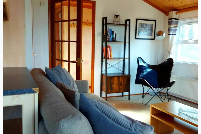 Family-friendly charming cabin with pool & garden - Image 1