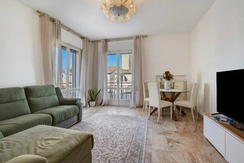 Flat with terrace | Suitable for remote work - Image 1