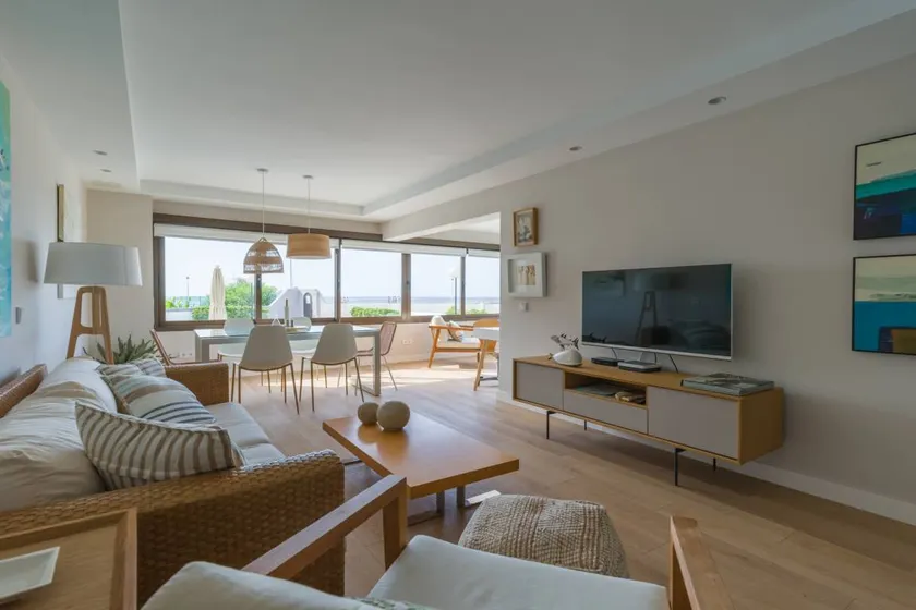 House with garden, pool & terrace | Sea view - Image 1