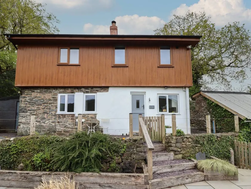 Family-friendly cottage with garden | Dogs allowed - Image 1
