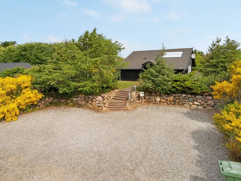 House with terrace, sauna & private pool - Image 1