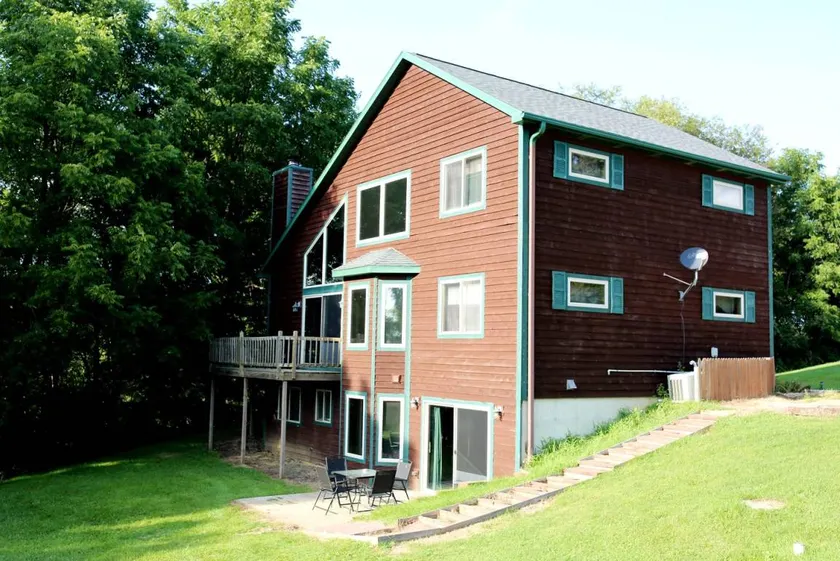 Lakefront Vacation Rental with a Deck and Hot Tub near Wisconsin Dells - Image 1