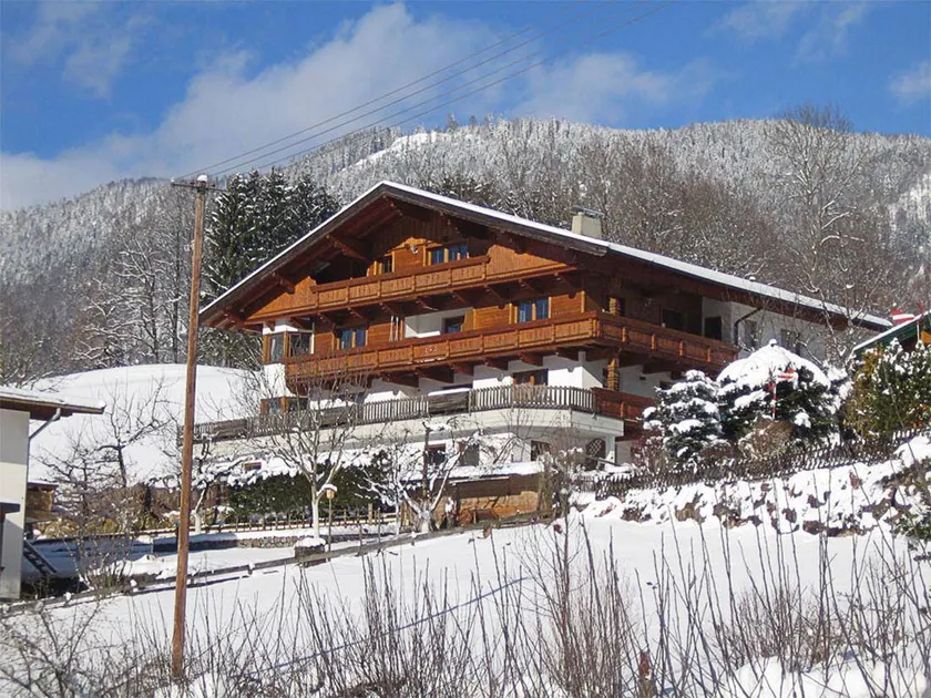 Family-oriented pleasant flat with garden & terrace - Image 1