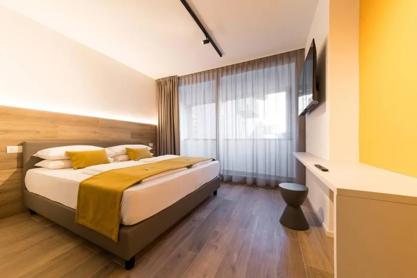 Apartment 'Boutique Yellow' mit Balkon, WLAN und Klimaanlage - Image 1