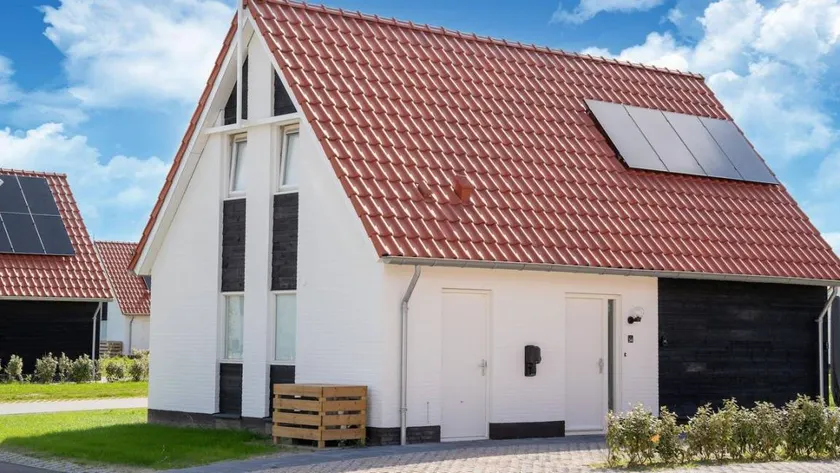 Holiday home with garden, sauna & terrace | Dogs allowed - Image 1