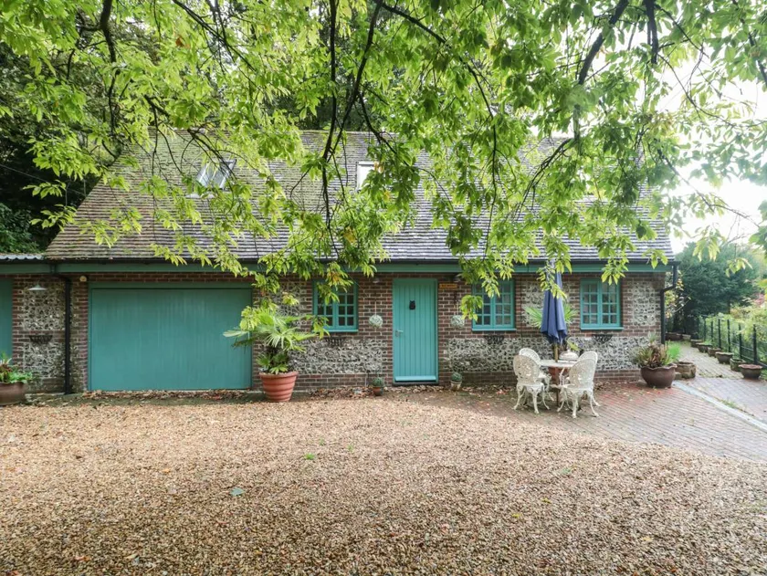 Casa rural con jardín - Image 1
