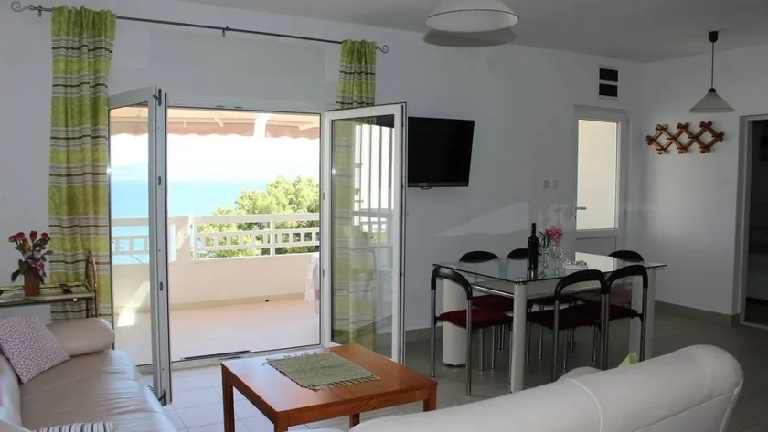 Flat with barbecue & terrace | Sea view - Image 1