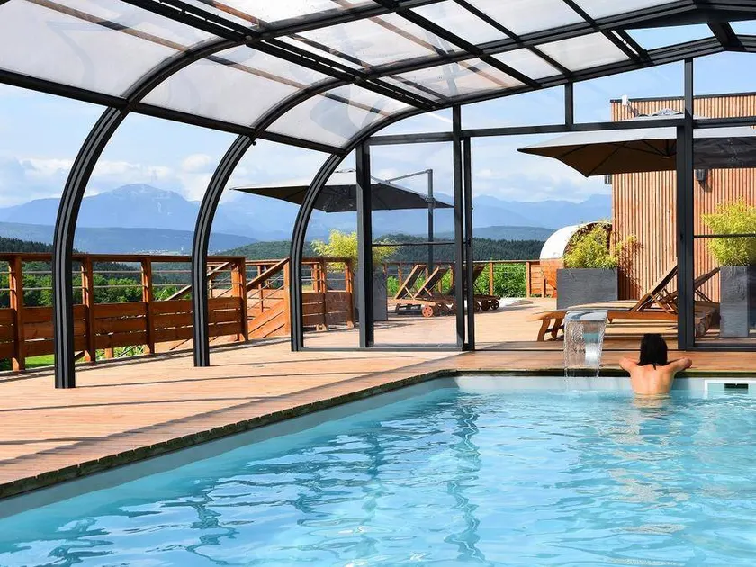 Mobile home with heated pool & terrace - Image 1
