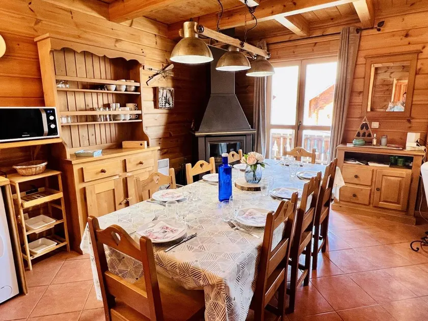 Maravilloso chalet totalmente equipado con piscina climatizada, barbacoa y sauna | Vistas a la montaña | Cerca de las pistas de esquí - Image 1