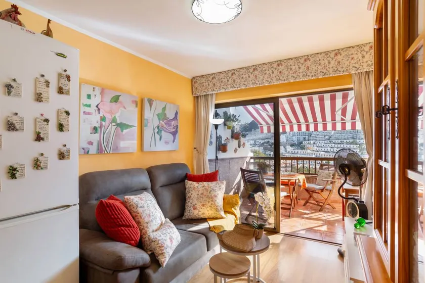 Children-friendly charming house with terrace, pool & garden | Mountain view | Perfect for remote work | Pet-friendly - Image 1