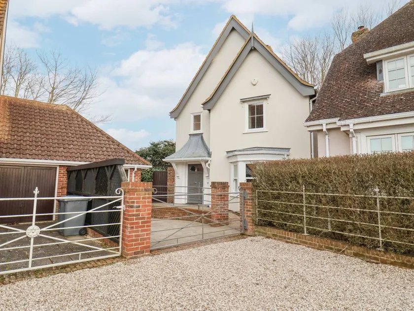 Child-friendly nice cottage with garden | Beach view | Close to the beach | Dogs allowed - Image 1