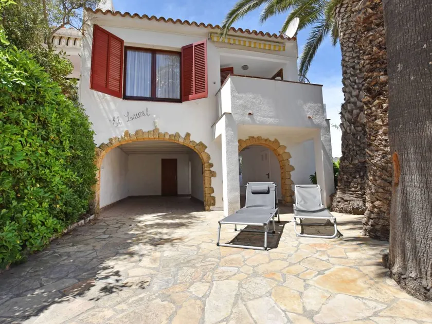 Child-friendly pleasant house with barbeque & terrace | Nature view | Beach nearby - Image 1