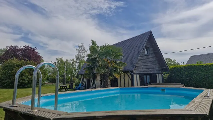 Bohemian Caravan Cottage for 2–4 Guests near Honfleur with Pool - Image 1