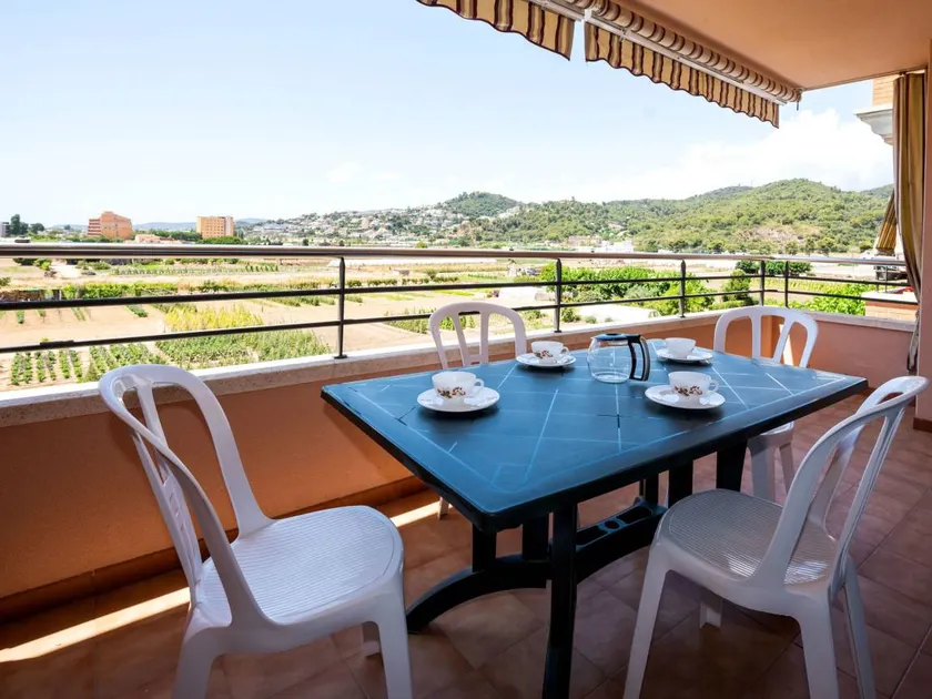 Apartment with garden & pool | Mountain view | Suitable for remote work - Image 1