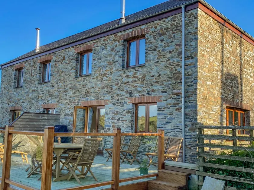 Fully equipped cottage with garden | Pets allowed - Image 1