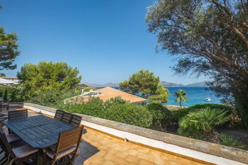 Chalet in Es Mal Pas, Alcudia, direkt am Meer - Image 1
