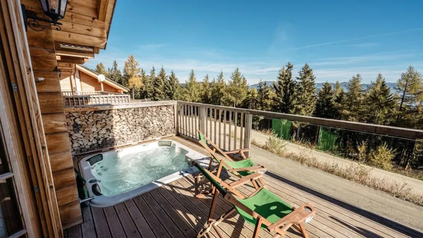 House with jacuzzi, terrace & barbeque - Image 1