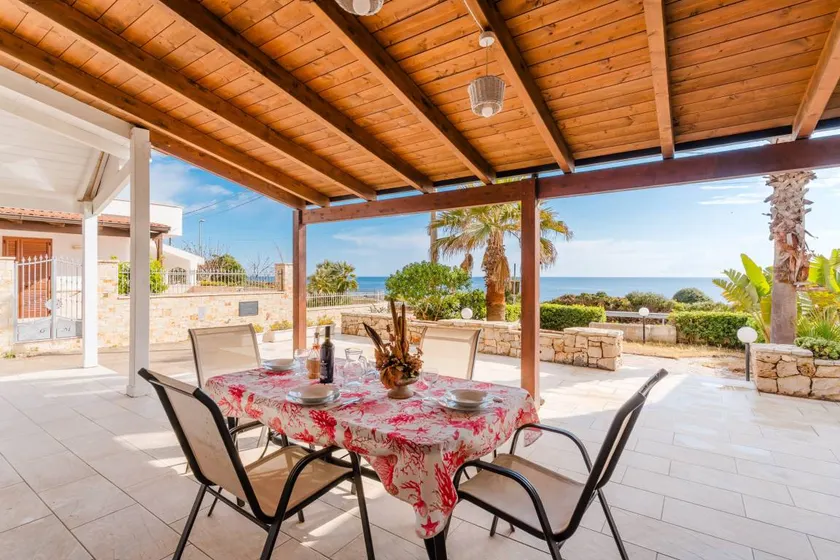Appartamento con terrazza e giardino | Vista sulla spiaggia - Image 1