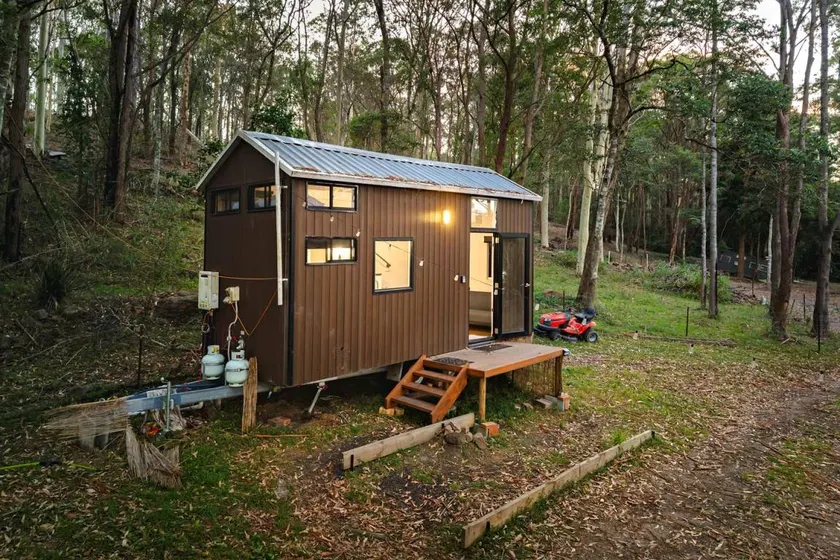 Magnificent Riverfront Tiny House with Fire Pit in Eagleton, New South Wales - Image 1